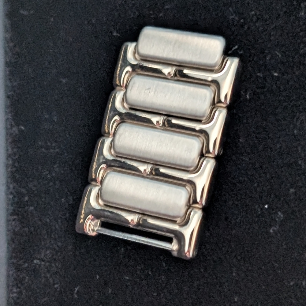 Yves Saint Laurent Gold‎ and Silver Watch - Picture 8 of 9